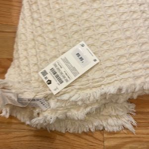 Zara white throw blanket